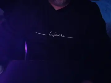 Cam4 Live Sex of str0kinghot