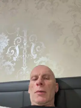 Cam4 Live Porn of auzzieboy1