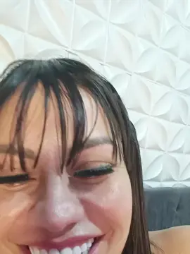 Cam4 Free Live Porn of renatinha44