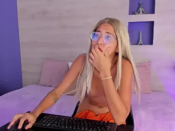 Cam4 Live Sex Cam of Danhia_hott