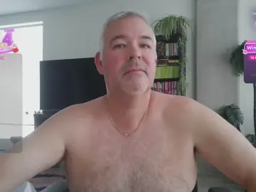 Cam4 Free Live Porn of aarosteev