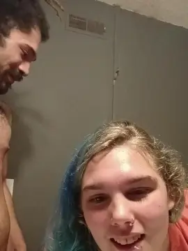 Cam4 Live Sex Cam of SNOWBUNNYNDADDY