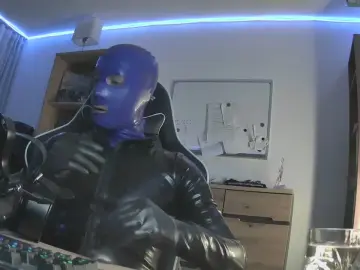Cam4 Live Sex of latex_diver34