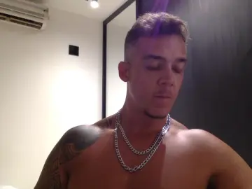 Cam4 Live Porn of pegamacho34