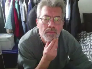 Cam4 Live Sex Cam of Kevinareux60