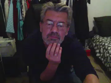 Cam4 Free Live Porn of Kevinareux60