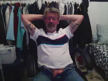 Kevinareux60 from cam4