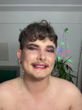 Cam4 Best live sex cam show of CuteFamBoy