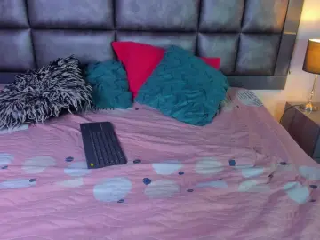 Cam4 Live Sex Cam of Sasha_Picot18