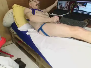 Cam4 Adult Webcam of motardslp69fist