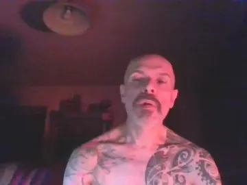 Cam4 Free Live Porn of UglyMACHO