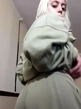 Cam4 Sex Cam of emi_laura