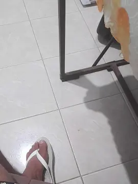 Cam4 Live Sex of Morenodiscret35