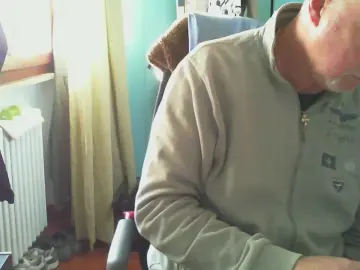 Cam4 Live Sex Cam of schiavo39