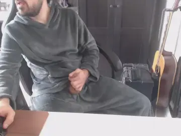 Cam4 Live Porn of aventurierparis