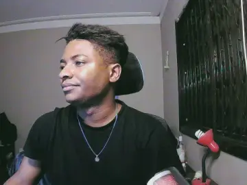 Cam4 Live Porn of Blackluxure95