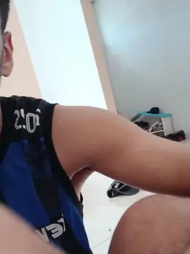 Cam4 Watch Live Sex Cams of Emilianos09