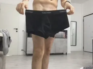 Cam4 Live Sex Cam of LukaShyGuy