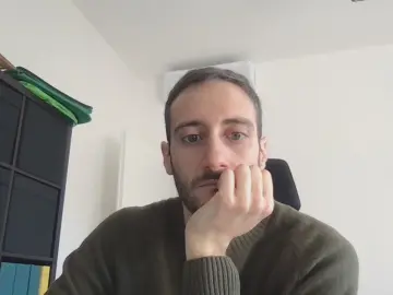 Cam4 Live Porn of LukaShyGuy