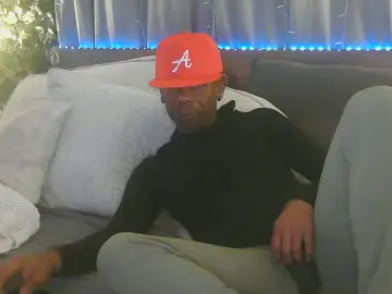 Winterguy2021 from cam4