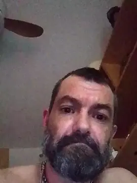 Cam4 Free Live Porn of daddybearmadri5