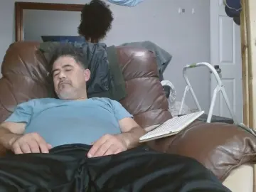 Cam4 Live Porn of HughJanis