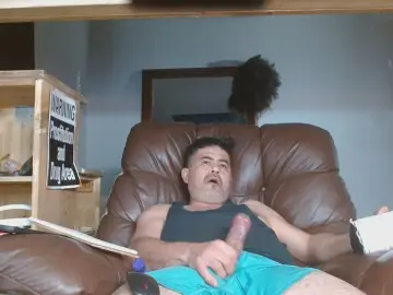 Cam4 Live Porn of HughJanis