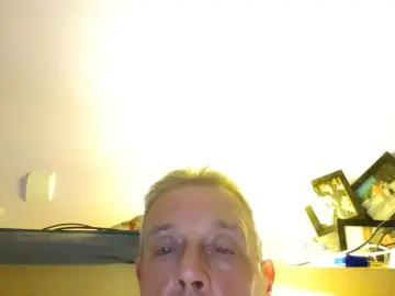 Cam4 Free Live Porn of pichou69