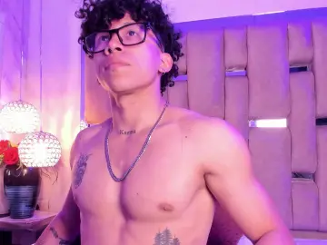 Cam4 Watch Live Sex Cams of Akaza_