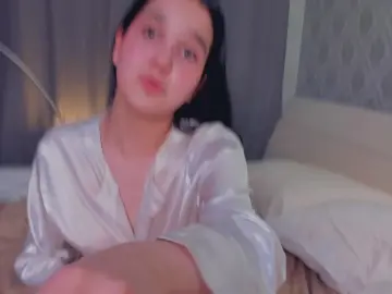 Cam4 Watch Live Sex Cams of GloryAntillon