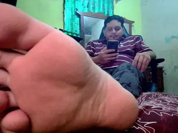 Cam4 Free Live Porn of masterfeet_6