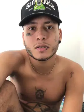 Cam4 Free Live Porn of Crow_master00