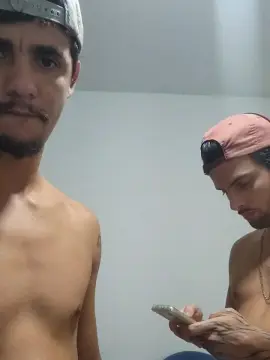 Cam4 Nude Webcam of Levi_Henrique