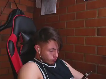 Cam4 Live Porn of arenkolil9966