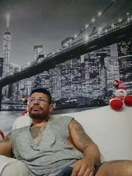 Cam4 Watch Live Sex Cams of Leonsalvajexxx