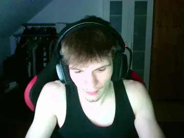 Cam4 Private Sex Chat of noah_boy2004