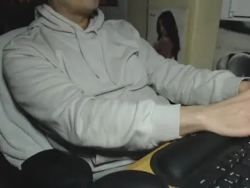 Cam4 Live Sex of Redblood_75