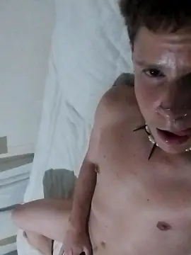 thiaguitoTrans from cam4