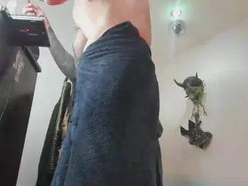 Cam4 Private Sex Chat of aaronbigdickxxx