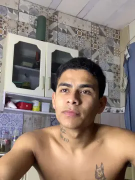 Cam4 Live Porn of MARENTO23CMM