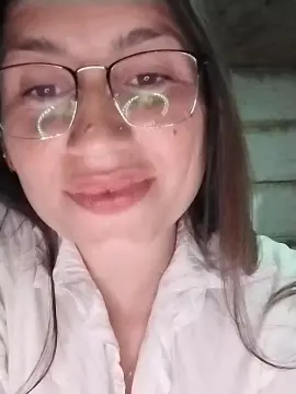 Cam4 Free Live Porn of LolatuMiel