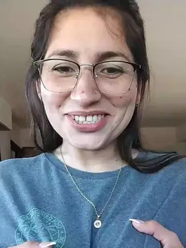 Cam4 Free Live Porn of LolatuMiel