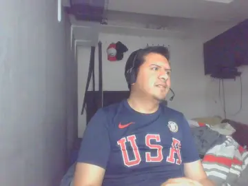 Cam4 Free Live Porn of peruvianboy2