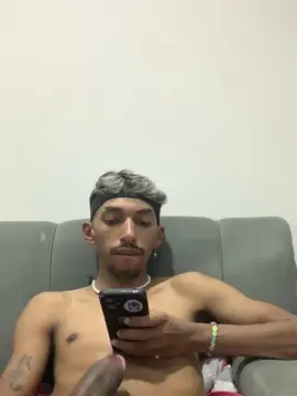 Cam4 Watch Live Sex Cams of Binhoboss