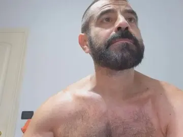 Cam4 Live Porn of hairycerberus