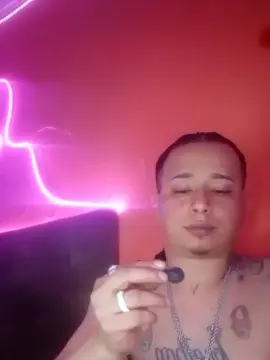 Cam4 Sex Chat of Frannk96_357