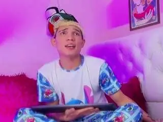 Camsoda Live Sex of stronger-boy