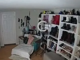 Camsoda Nude Webcam of voyeurcam-missoliviablack-03