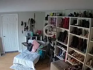 Camsoda Adult Webcams of voyeurcam-missoliviablack-03