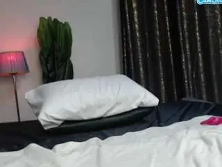 sluttylynn from camsoda